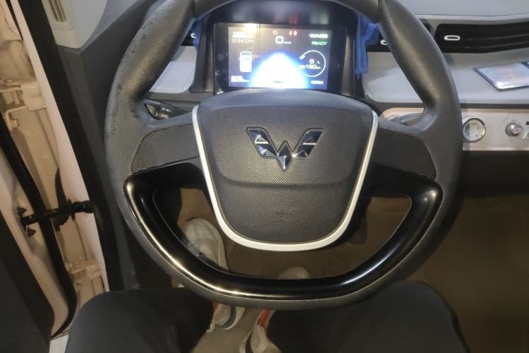 Used Wuling Hongguang MINIEV 2021 Macaron Fashion Edition Lithium-Ion Battery Steering Wheel