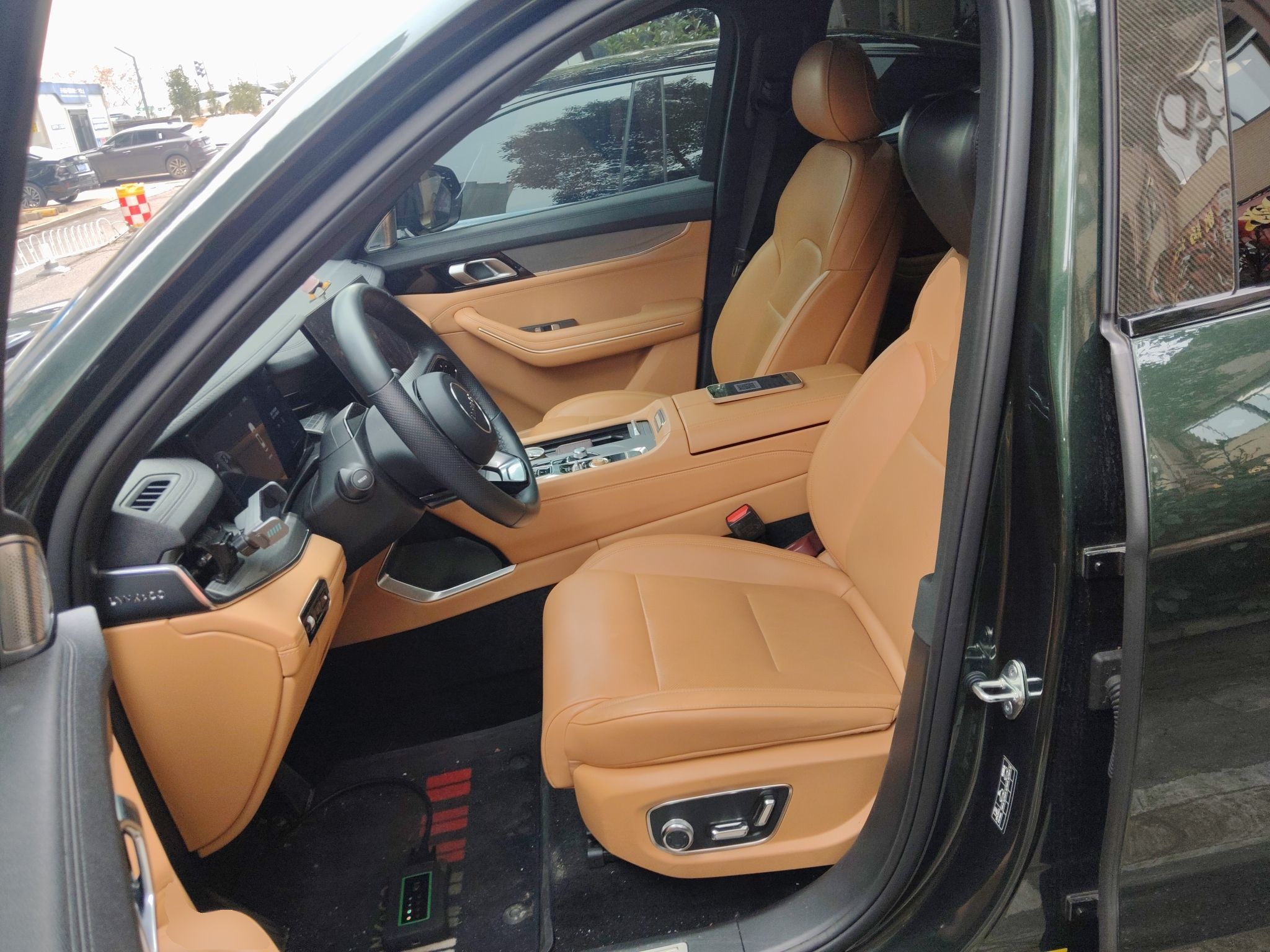 المقاعد الأمامية داخل السيارة