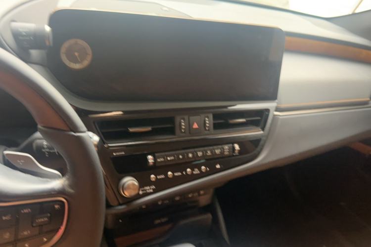 Used Lexus ES 2021 300h Executive Edition
