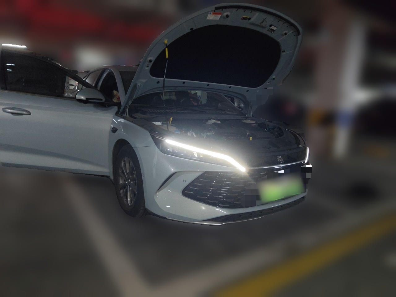 BYD Qin L 2025 DM-i Smart Drive 80KM Leading Model — снимка 3