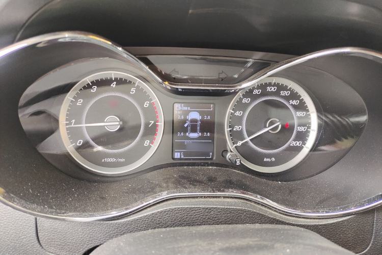 Used Baojun 560 2015 1.8L manual luxury version
