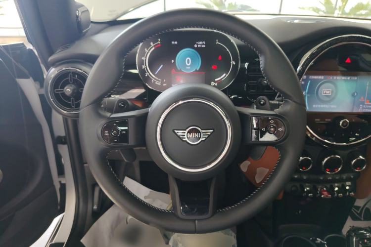 Used MINI MINI 2023 Updated 2.0T COOPER S Artist