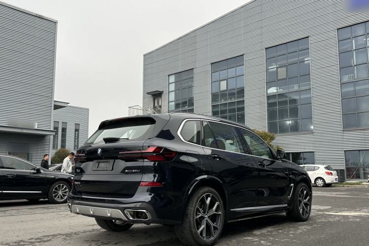 Used BMW X5 2023 xDrive 30Li Luxury M Sport Package Exterior 8