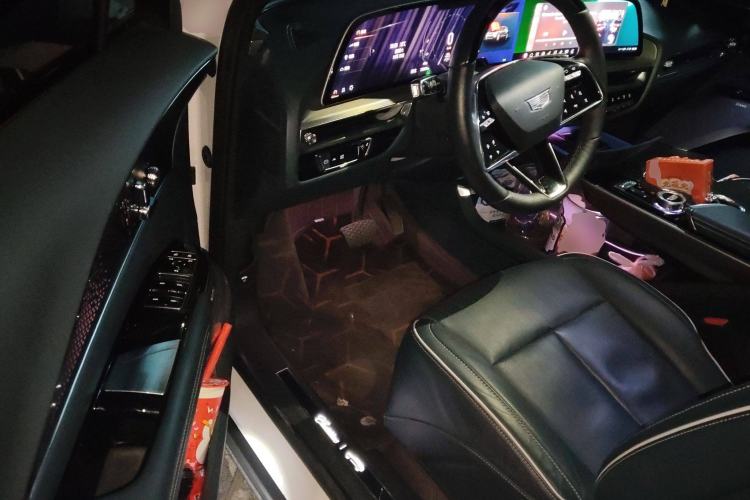 Used Cadillac LYRIQ 2022 Four-Wheel-Drive High-Performance Deluxe Edition Driver Seat