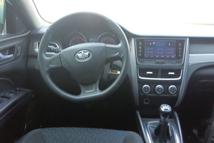 Used Bestune B30 2016 1.6L manual Comfort trim level Steering Wheel