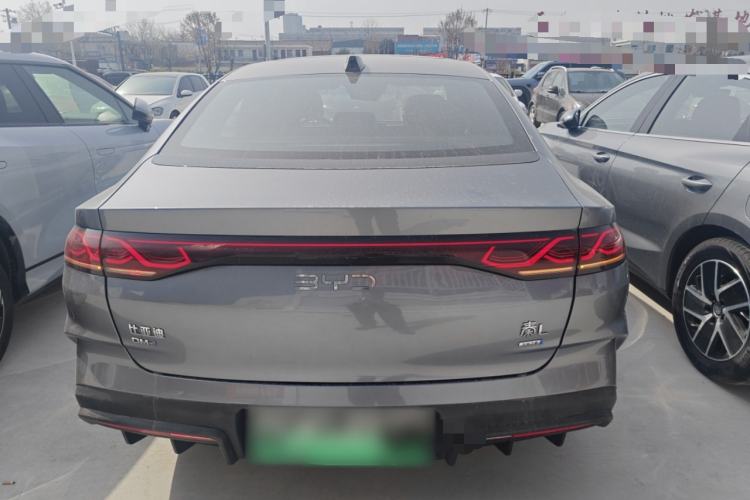 Used BYD Qin L 2025 DM-i Smart Drive 120KM Leading Model
