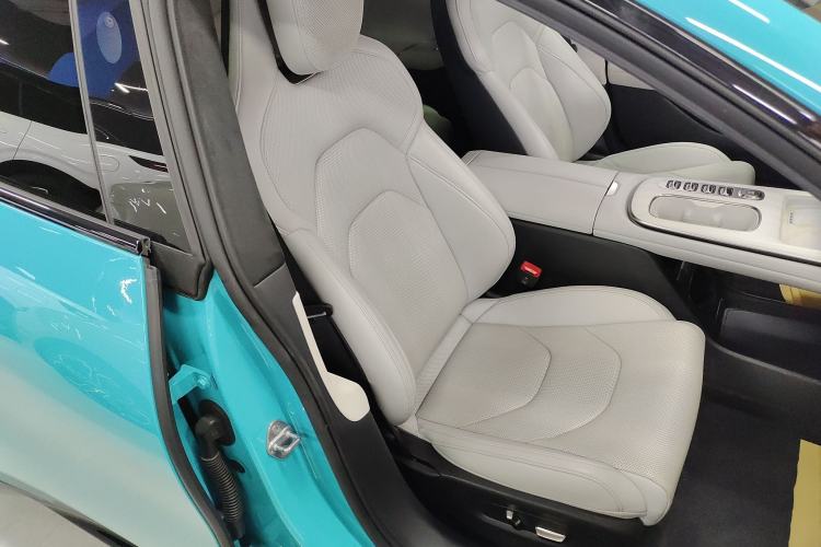 Used Xiaomi Auto SU7 2024 Four-Wheel Drive Ultra-Long Range Advanced Intelligent Driving Max Edition Right Front Seat