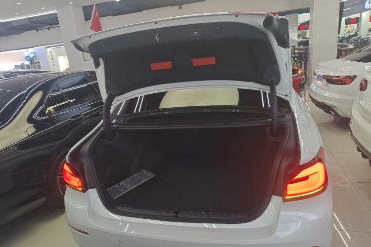 Used BMW 5 Series 2022 Second Facelift 525Li Luxury Package
