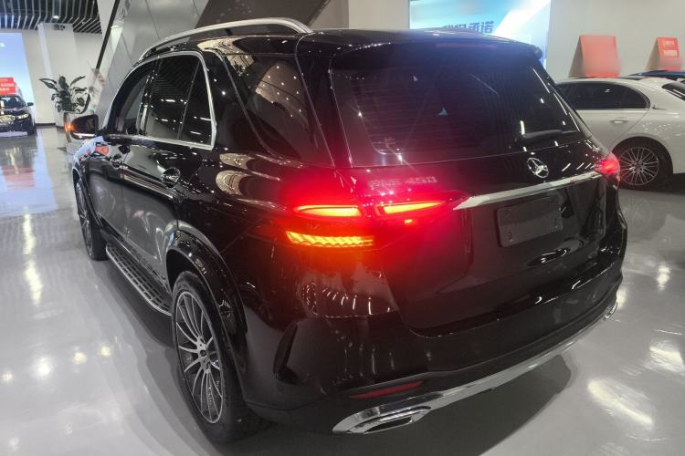 Used Mercedes-Benz GLE 2024 GLE 450 4MATIC Luxury Model Exterior 2