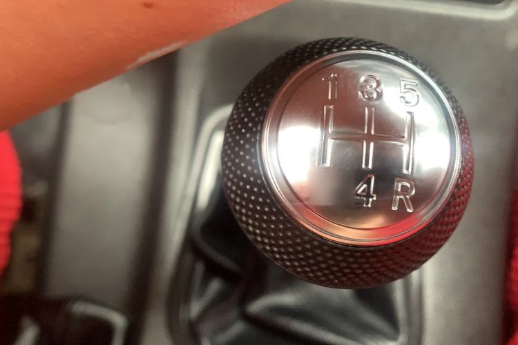 Used FORTHING Lingzhi 2023 M5L 1.6L Comfort 9-Seater Gear Lever