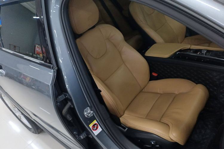 Used Volvo V90 2017 Cross Country T5 AWD Smart Range Edition