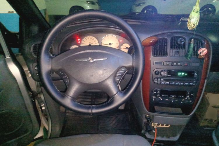Used Chrysler Grand Voyager 