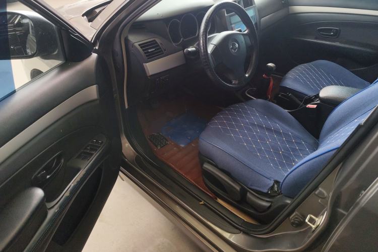 Used Nissan Sylphy 2016 Classic 1.6XE Manual Leading Edition Driver Seat