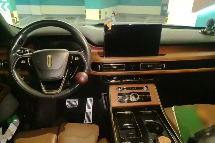 Used Lincoln Aviator 2020 3.0T V6 All-Wheel Drive Executive Version Center Console