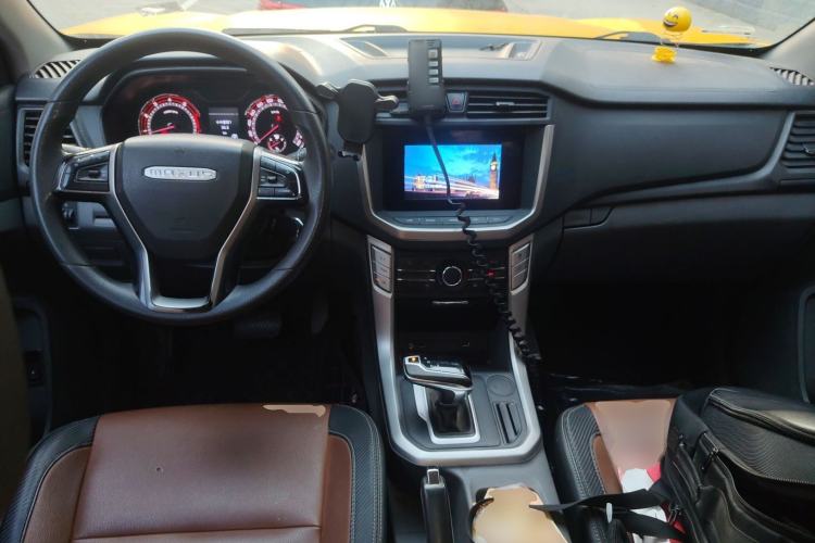 Used SAIC MAXUS T70 2020 2.0T Gasoline Automatic Two-Wheel Drive Comfort Edition Standard Cab High Ground Clearance Center Console