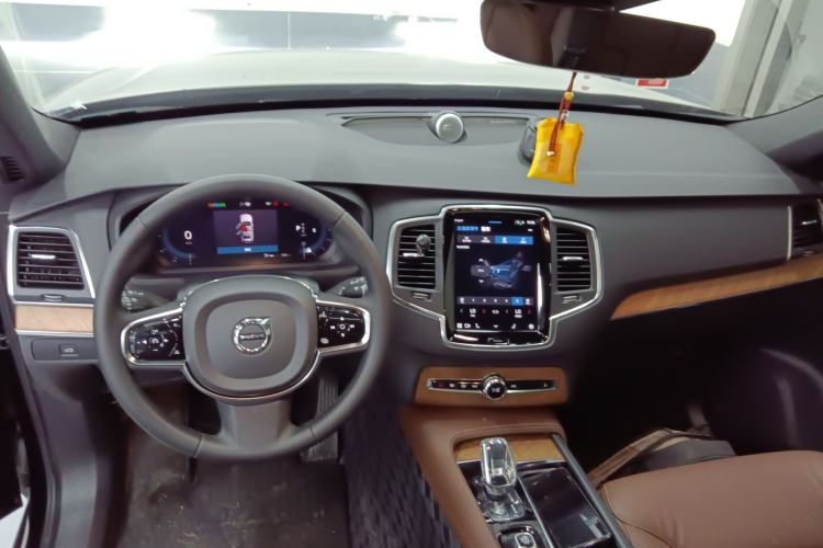 Used Volvo XC90 2024 B5 SmartDrive Luxury Edition 5 Seats