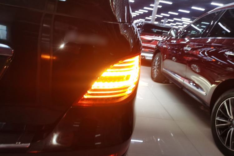 Used Mercedes-Benz R-Class 2017 R 320 4MATIC Business Edition Prestige Model Exterior 3