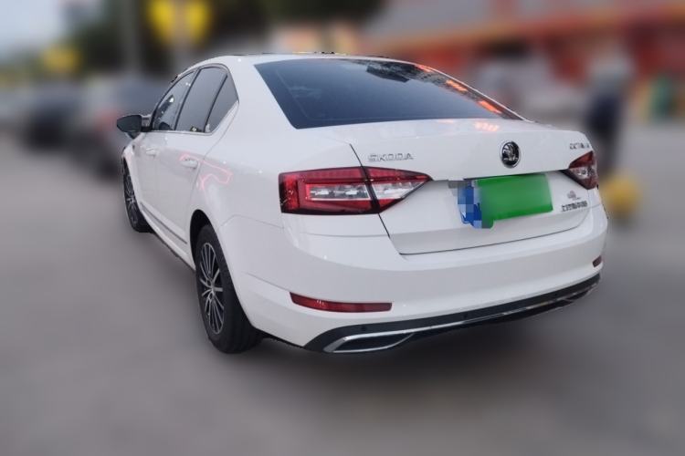 Used Skoda Octavia 2018 1.6L Automatic Luxury Edition Rear Left 45 Deg