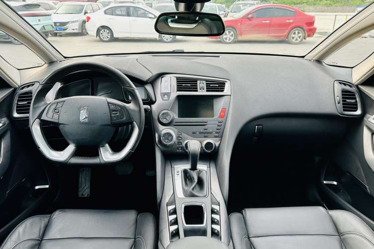 Used DS 5 2014 1.6T Luxury Edition THP160