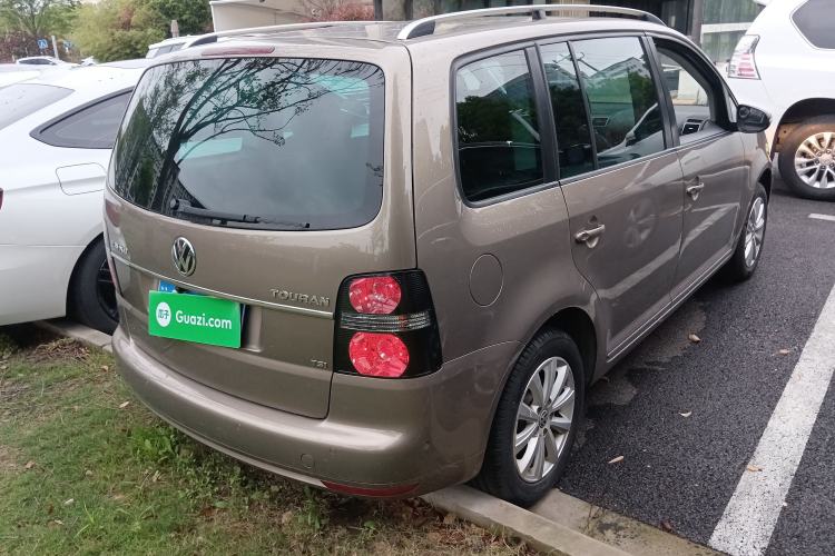 Used Volkswagen Touran 2015 1.4T DSG Luxury Edition 5-Seater Rear Right 45 Deg