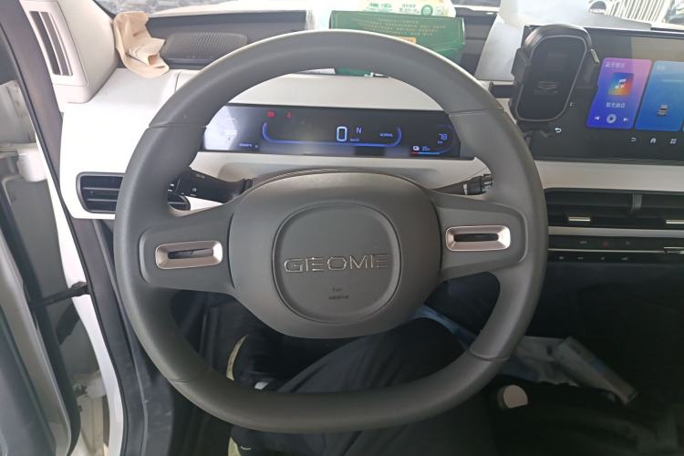 Used Geely Galaxy Panda 2024 Panda Mini 200km Endurance Bear Steering Wheel