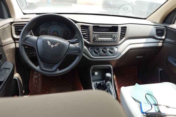 Used Wuling Hongguang V 2019 1.5L Standard Version China VI LAR