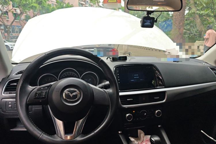 Used Mazda CX-5 2015 2.0L Automatic Two-Wheel Drive Urban Version Center Console