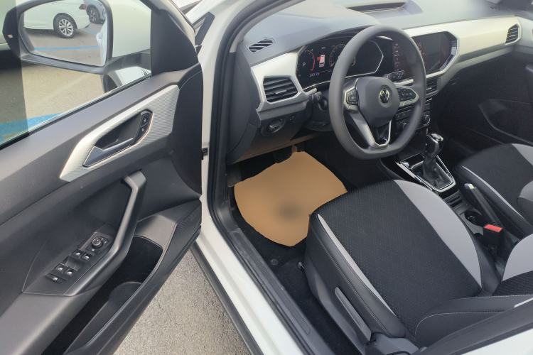 Used Volkswagen Tacqua 2023 200TSI DSG Joy-Connect Edition Driver Seat