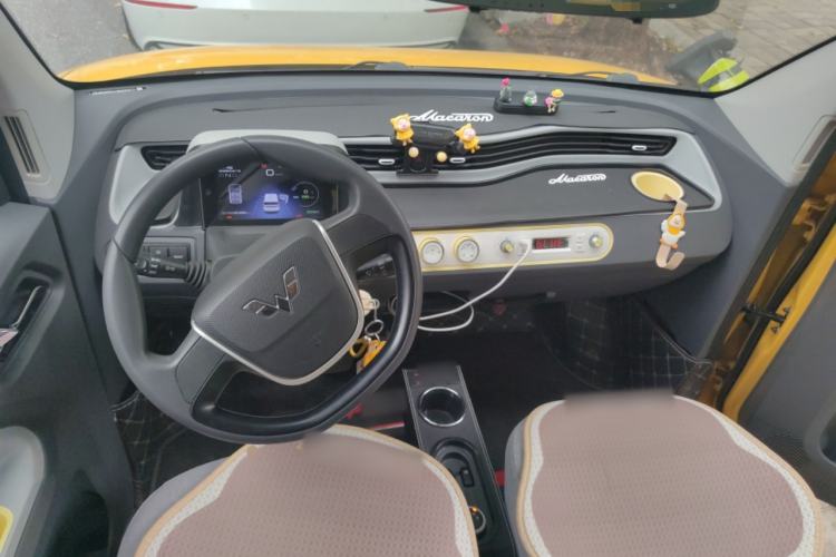 Used Wuling Hongguang MINIEV 2022 Macaron Premium Model – Lithium Iron Phosphate Interior 2