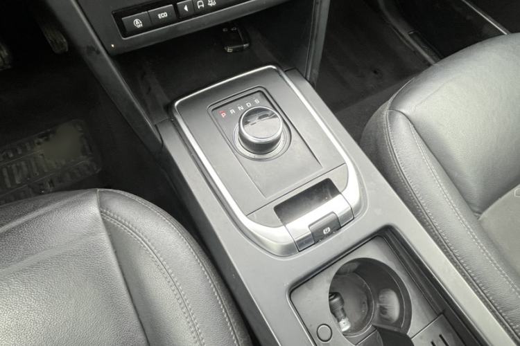 Used Land Rover Discovery Sport 2018 240 PS PURE Edition Interior 4