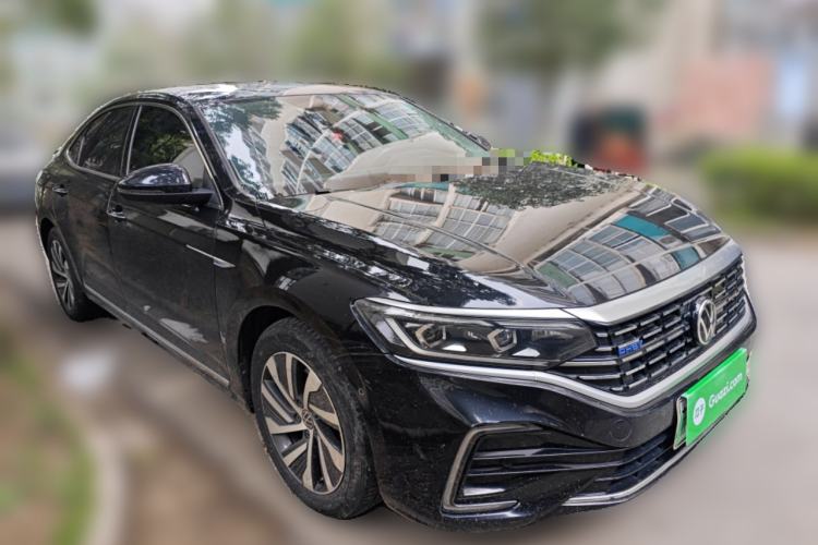 Used Volkswagen Passat New Energy 2022 430 PHEV Hybrid Luxury Edition Front Right 45 Deg