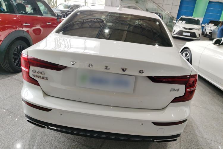 Used Volvo S60 2022 B4 Zhiyuan Luxury Edition Rear