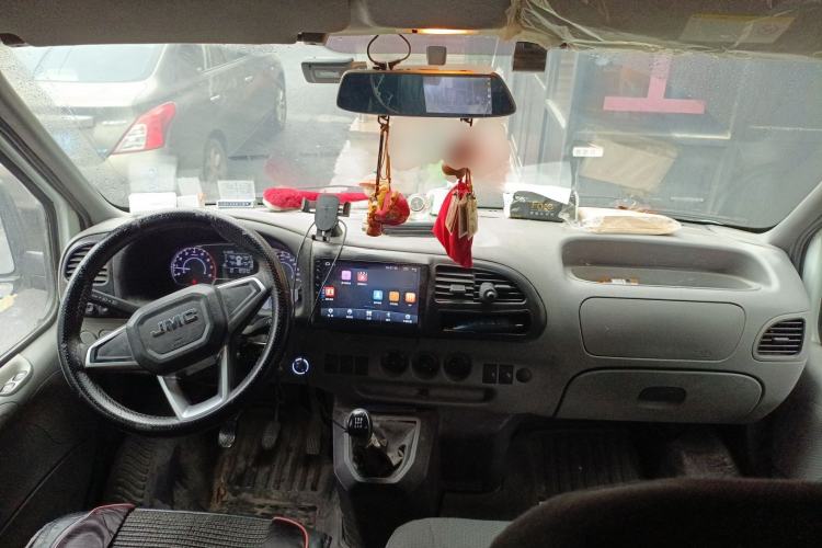 Used JMC Transit 2019 2.8T Commercial Version Short Wheelbase Mid-Roof 6-Seater China VI JX493 Center Console