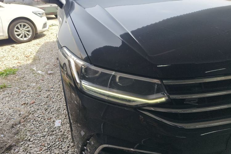 Used Volkswagen Tiguan L 2022 330TSI Automatic Two-Wheel Drive R-Line Enhanced Edition Right Front Headlight