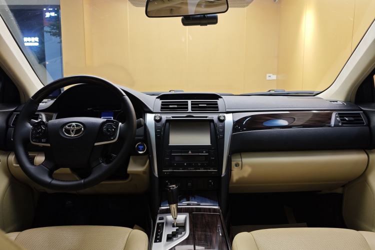 Used Toyota Camry 2015 Dual-Engine 2.5 HG Luxury Navigation Edition Interior 10