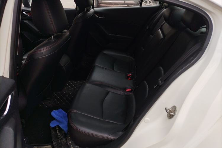 Used Mazda 3 Axela 2016 Sedan 1.5L Automatic Luxury Model