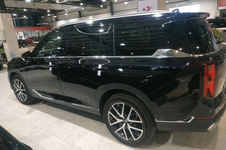 Used GAC Trumpchi GS8 2024 Linghang Series 2.0 TGDI Four-Wheel Drive Luxury Smart Connectivity Version Exterior 3