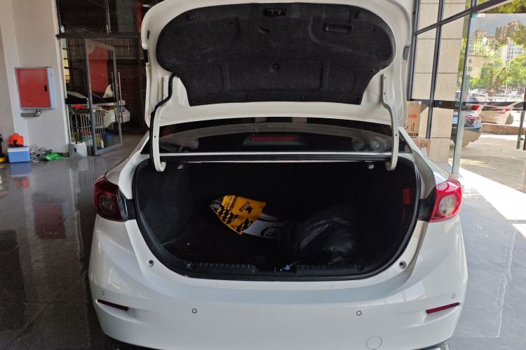 Used Mazda 3 Axela 2017 Sedan 2.0L Automatic Prestige Model China V Standard
