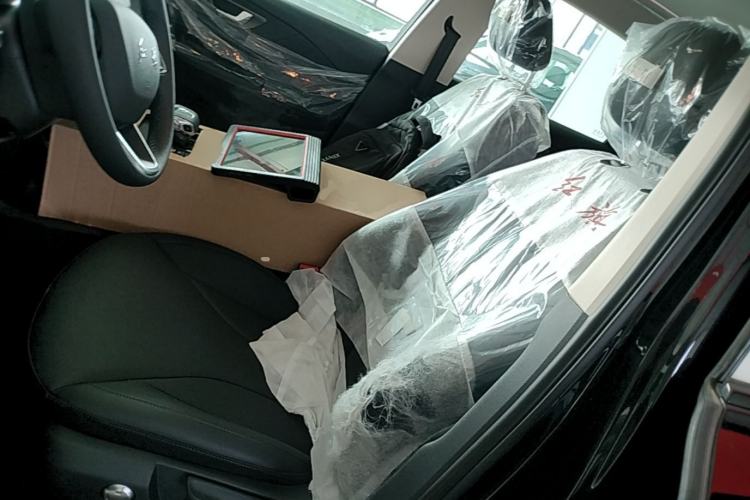 Used Hongqi E-QM5 2022 431 km Charge & Enjoy Edition
