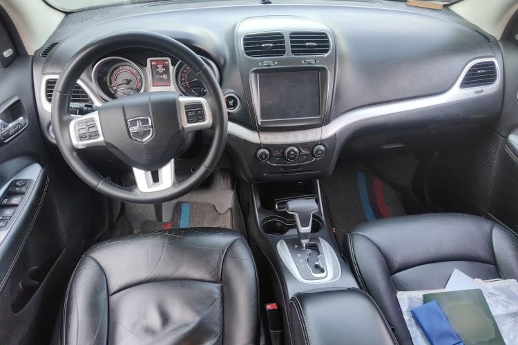 Used Dodge Journey 2013 2.4L Two-Wheel Drive Luxury Version