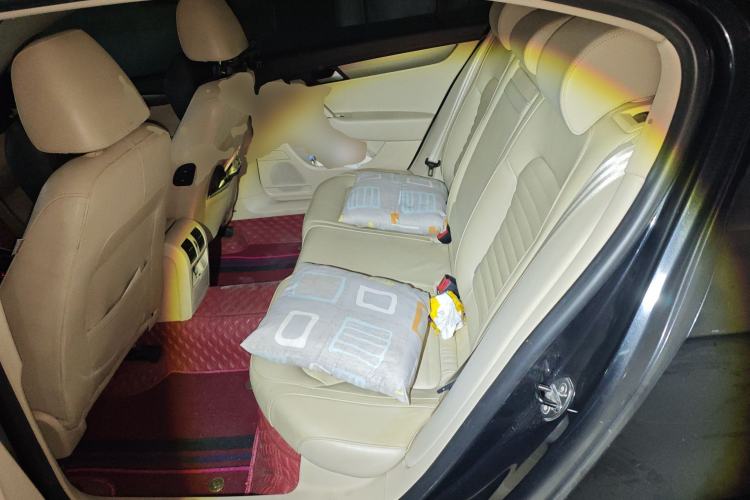 Used Volkswagen Magotan 2013 1.8TSI Premier Model Left Rear Seat