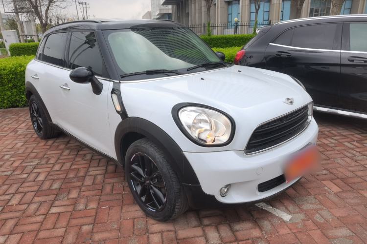 Used MINI Countryman 2014 1.6L COOPER Fun Front Right 45 Deg
