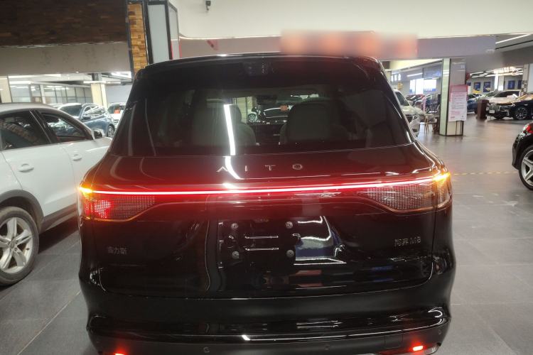 Used Hima AITO M8 2025 Extended-Range Max Version 37 kWh 6-Seater Exterior 4