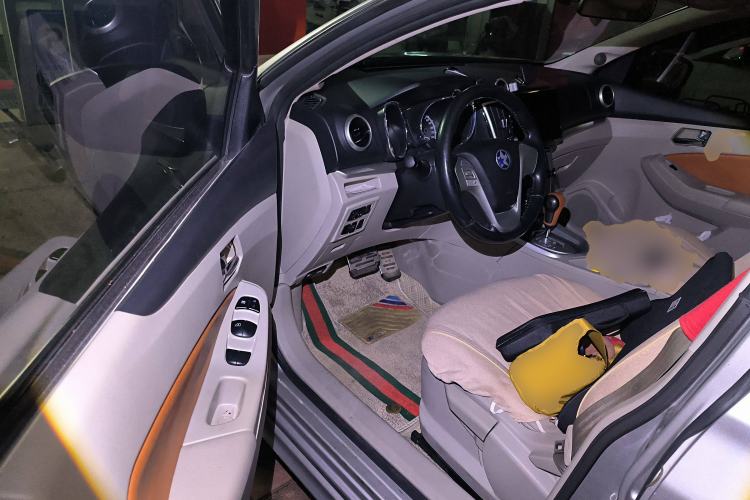 Used Venucia T70 2015 2.0L CVT Smart Choice Edition