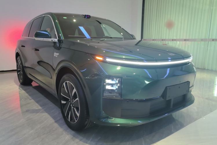 Used Li Auto L6 2025 Pro Smart Refresh Edition Front Right 45 Deg