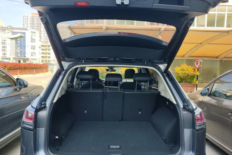 Used Volkswagen Tayron 2023 300TSI Two-Wheel-Drive Luxury Plus Advanced Edition Trunk