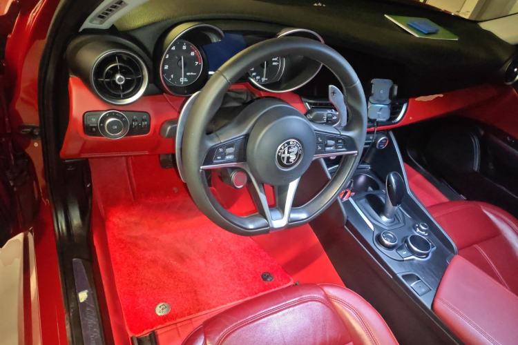 Used Alfa Romeo Giulia 2017 2.0T 280HP Luxury Edition