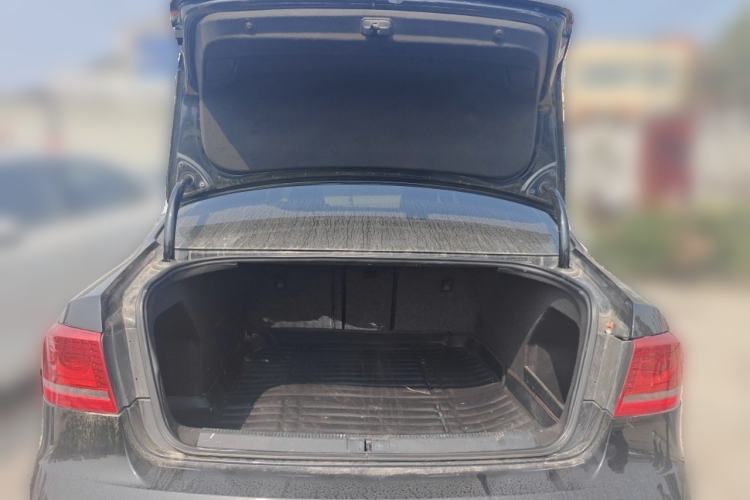 Used Volkswagen Magotan 2013 1.8TSI Premier Model Trunk