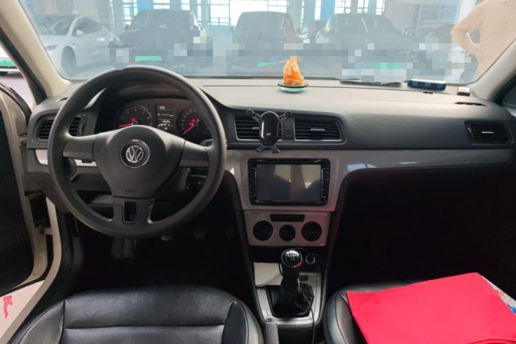 Used Volkswagen Lavida 2013 Revised Classic 1.6L Manual Fashion Edition
