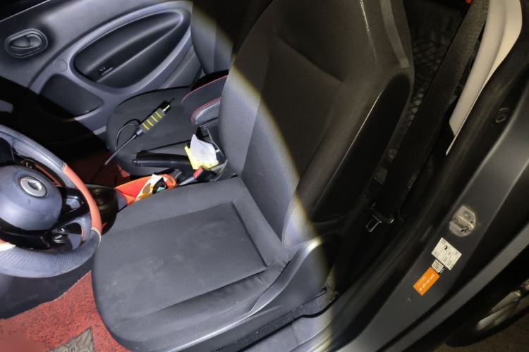 Used smart fortwo 2015 1.0L 52 kW hardtop Dynamic version